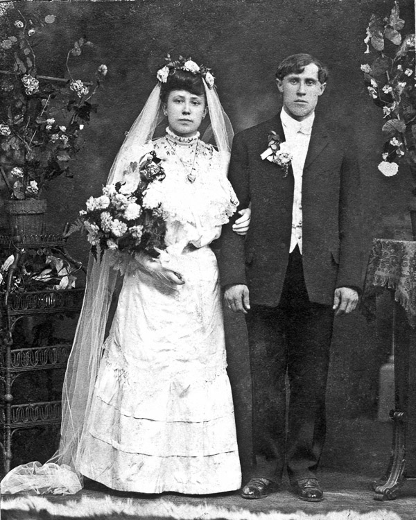 Bernice and Peter Gutowski 1907
